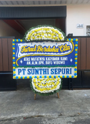 Papan Bunga Duka di Simpang Pasir